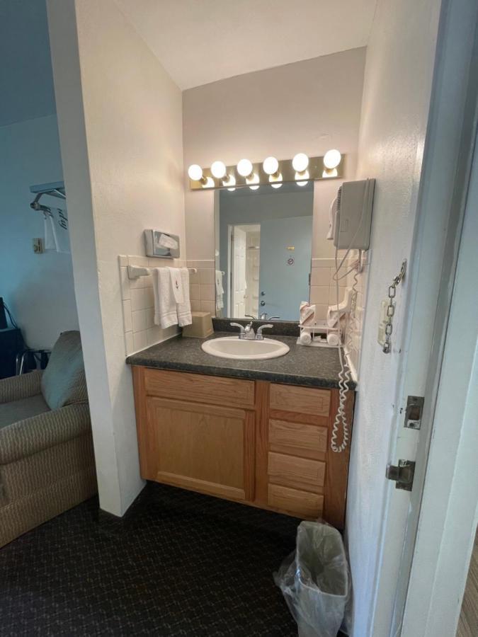 Colonial Brick Inn & Suites Susquehanna 외부 사진